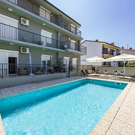 Appartement Paliska *