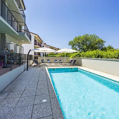 Paliska Apartman *