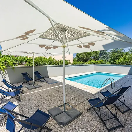 Appartement Paliska *